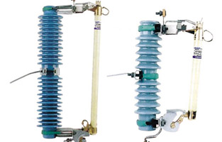 雷爾沃電器有限公司以高壓電器產(chǎn)品作為自己的核心產(chǎn)業(yè)，以產(chǎn)品設(shè)計(jì)為主導(dǎo)，主要研發(fā)生產(chǎn)戶內(nèi)外高壓真空斷路器，高壓負(fù)荷開關(guān)，隔離開關(guān)，熔斷器，互感器，避雷器，接地開關(guān)，六氟化硫開關(guān)等產(chǎn)品。產(chǎn)品廣泛應(yīng)用于各等級(jí)電網(wǎng)，風(fēng)能發(fā)電廠，太陽能發(fā)電廠，核電，水電等領(lǐng)域。今天雷爾沃作為高壓熔斷器的生產(chǎn)廠家來告訴你：高壓熔斷器型號(hào)含義及組成，讓你對(duì)高壓熔斷器有個(gè)新的認(rèn)識(shí)。